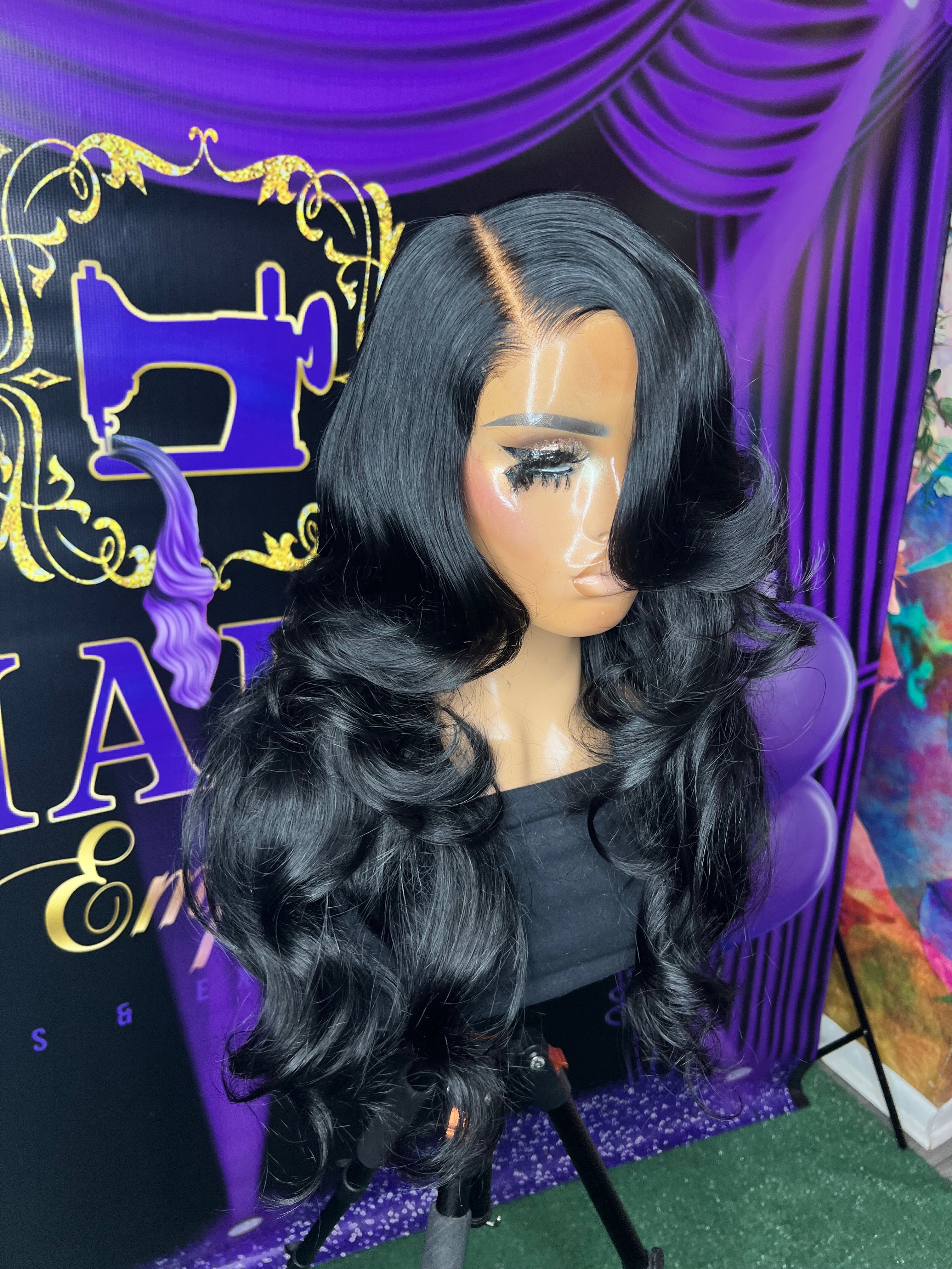 Megan (jet black) lux